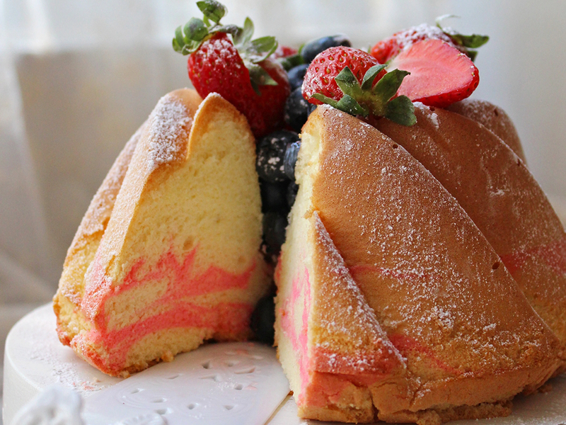 双色草莓蛋糕 Two-color Strawberry Cake